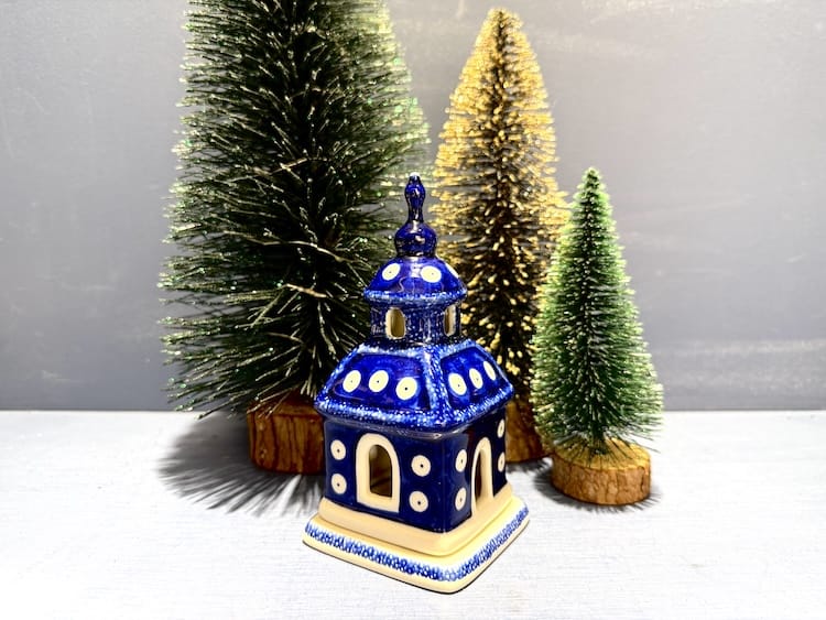 A10 Bunzlau Kerkje 70A - A10 (Bunzlau). A10 Bunzlau Kerkje 70A 1e qlty Waxinelichtje Ter decoratie.